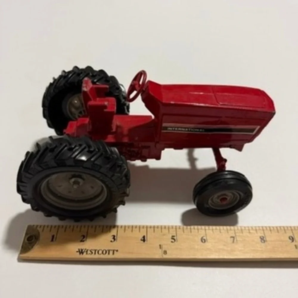 International Harvester Red Diecast Toy Tractor Vintage Farm Vehicle IH 2330 - Picture 11 of 12